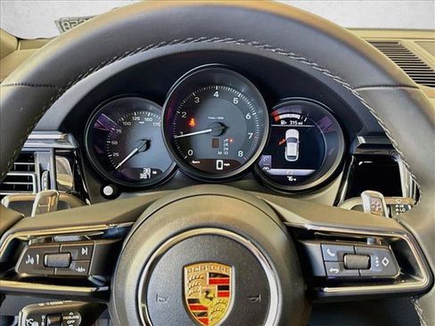 Used 2025 Porsche Macan AWD/4WD image 14