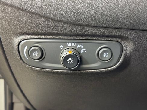 Used 2023 Chevrolet Equinox Premier AWD/4WD image 39