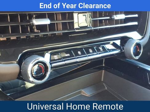 New 2025 Chevrolet Suburban Premier image 13