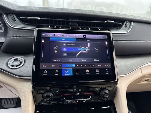 New 2025 Jeep Grand Cherokee L Limited w/ Trailer Tow Package image 21