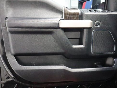 Used 2021 Ford F250 Lariat w/ Lariat Value Package AWD/4WD image 32