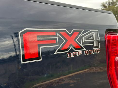 Certified 2022 Ford F250 Lariat w/ Lariat Ultimate Package image 37