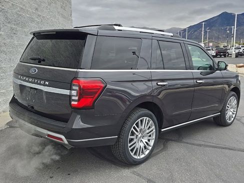 Used 2024 Ford Expedition Limited AWD/4WD image 4