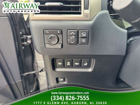 Used 2021 Lexus GX 460 Luxury w/ Accessory Package AWD/4WD image 18