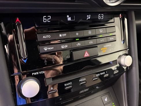 Used 2024 Lexus IS 500 RWD image 44