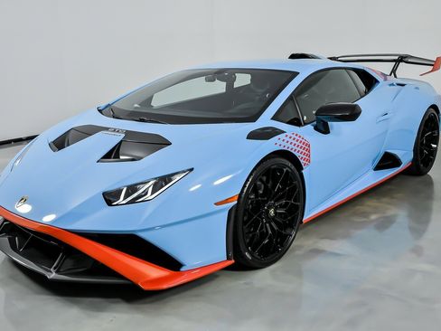 Used 2022 Lamborghini Huracan STO RWD image 6