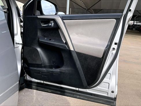 Used 2015 Toyota RAV4 XLE image 26