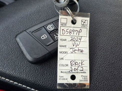 Used 2024 Volkswagen Jetta SE FWD image 32