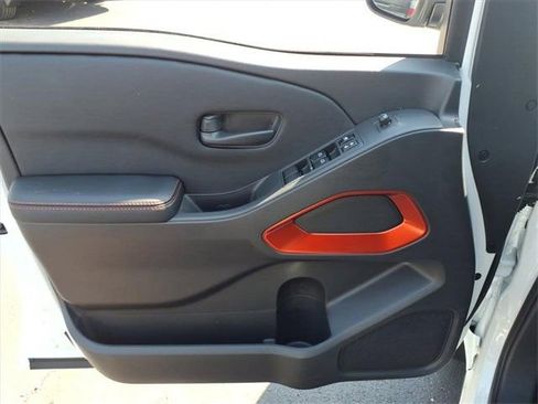 New 2026 Nissan Frontier PRO-4X w/ Pro-4x Convenience Package image 9