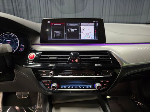 Used 2019 BMW M5 image 24