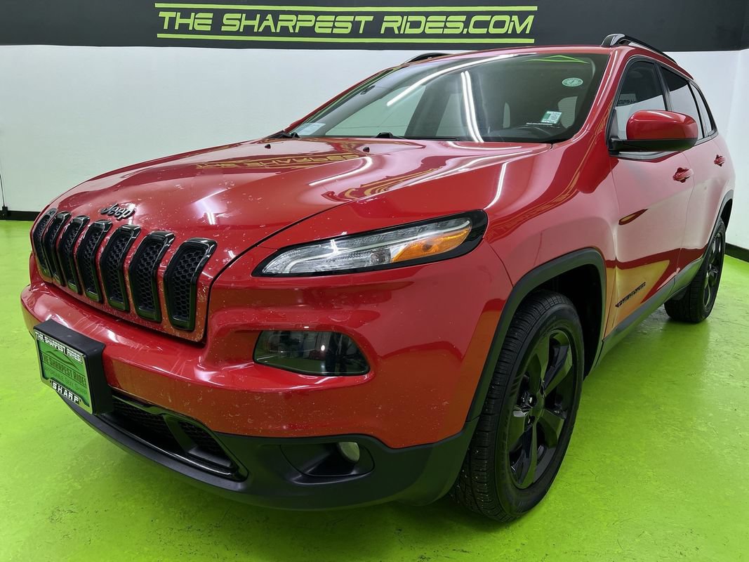 Used 2018 Jeep Cherokee Latitude w/ Altitude Package AWD/4WD image 5
