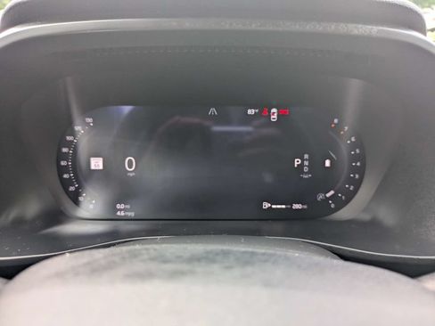 Certified 2025 Volvo XC40 B5 Plus AWD/4WD image 30