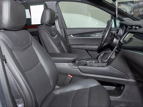 Used 2020 Cadillac XT6 Premium Luxury AWD/4WD image 26