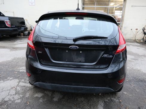 Used 2011 Ford Fiesta SE w/ 203A Rapid Spec Order Code image 7