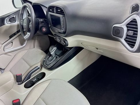Used 2023 Kia Soul LX FWD image 26