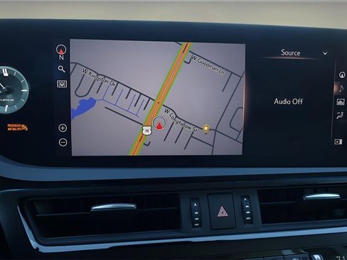 Used 2022 Lexus ES 300h w/ Luxury Package image 23