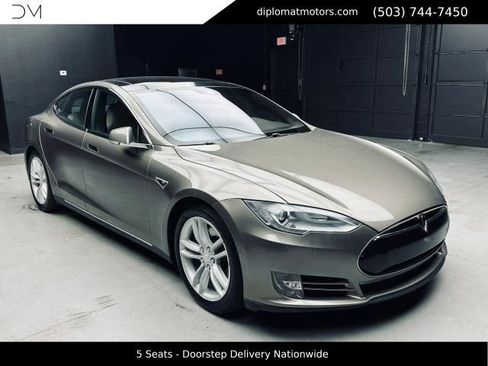 Used 2015 Tesla Model S 70D AWD/4WD image 8