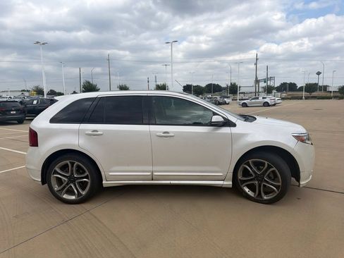 Used 2014 Ford Edge Sport w/ Driver Entry Package AWD/4WD image 2