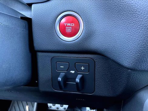 Used 2023 Toyota Tundra Limited image 34