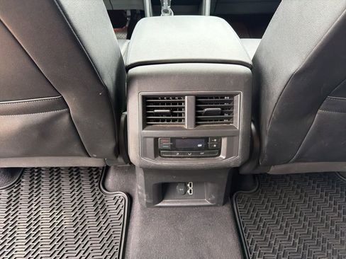 Used 2018 Volkswagen Atlas SE image 17