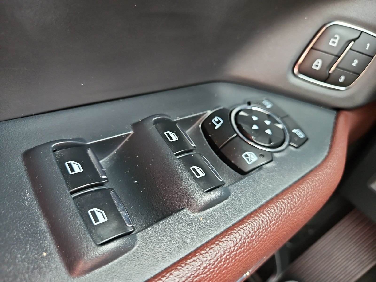 Used 2024 Ford Expedition Limited AWD/4WD image 22
