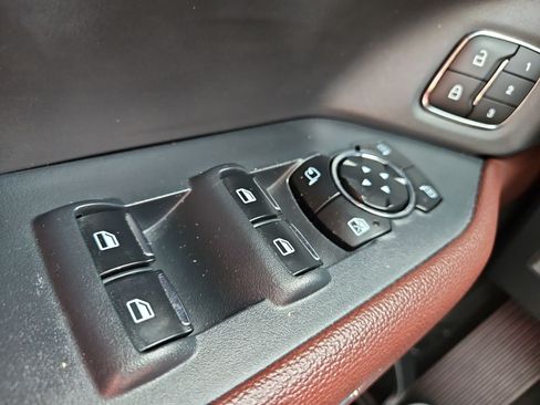 Used 2024 Ford Expedition Limited AWD/4WD image 22