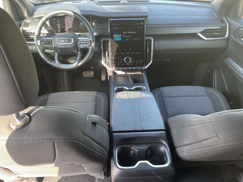 Used 2025 GMC Acadia Elevation image 29