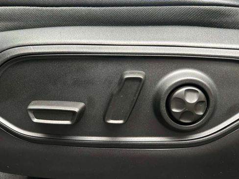 New 2025 Jeep Grand Cherokee L Laredo image 26