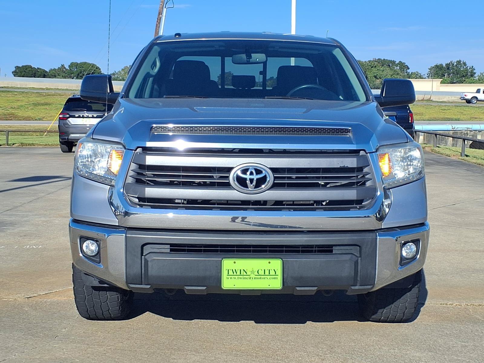 Used 2014 Toyota Tundra SR5 w/ SR5 Upgrade Package RWD image 5
