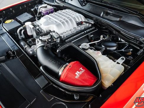Used 2016 Dodge Challenger SRT Hellcat RWD image 31