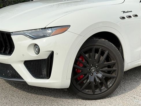 Used 2023 Maserati Levante Modena image 3