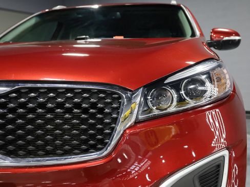 Used 2017 Kia Sorento LX w/ LX Convenience Package image 29