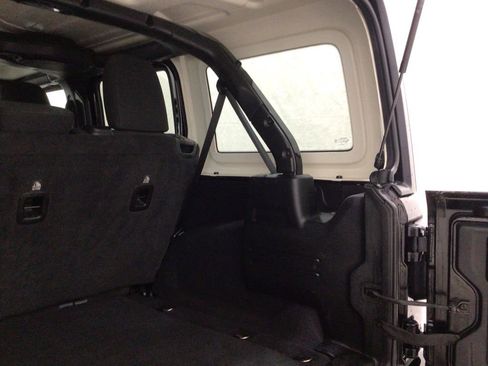 Used 2020 Jeep Wrangler Unlimited Sahara AWD/4WD image 25