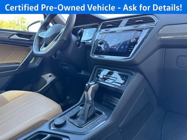 Used 2023 Volkswagen Tiguan SE R-Line AWD/4WD image 24