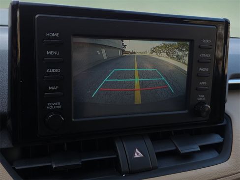 Used 2019 Toyota RAV4 LE image 28