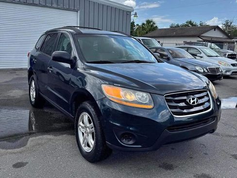 Used 2011 Hyundai Santa Fe GLS FWD image 2
