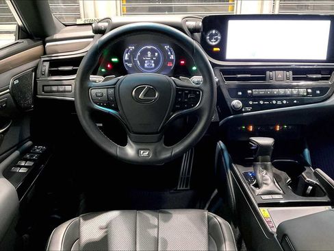Used 2024 Lexus ES 300h F Sport w/ Accessory Package (Z1) image 5