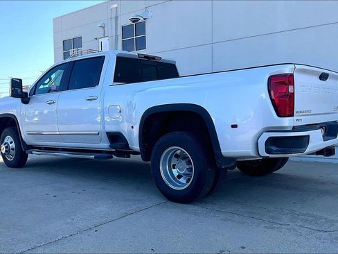 Used 2024 Chevrolet Silverado 3500 High Country w/ High Country Premium Package AWD/4WD image 5