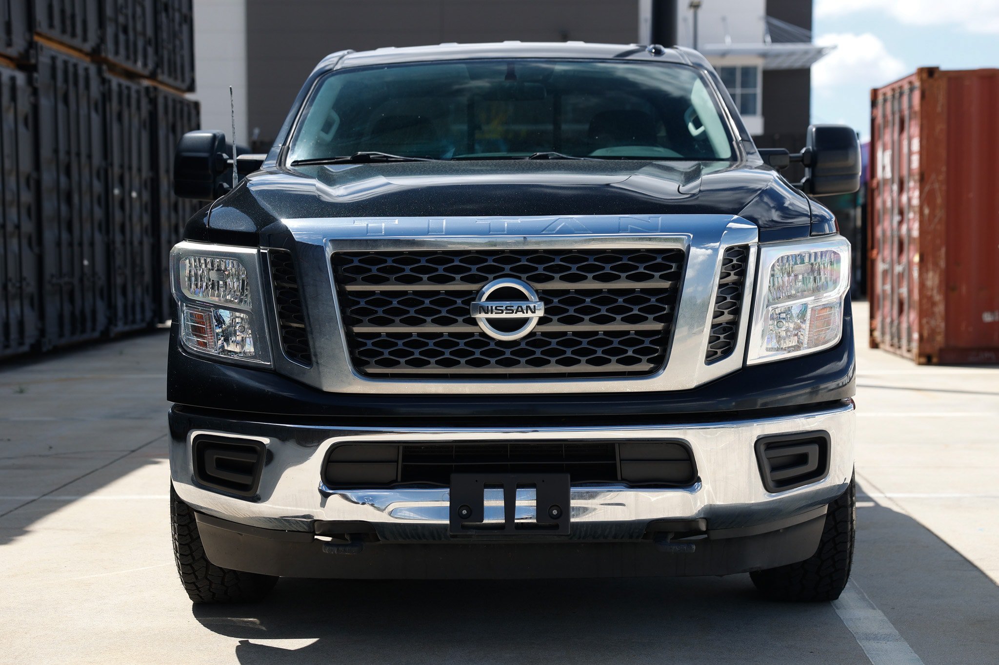 Used 2017 Nissan Titan SV AWD/4WD image 22