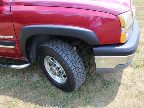 Used 2004 Chevrolet Silverado 2500 LT AWD/4WD image 6