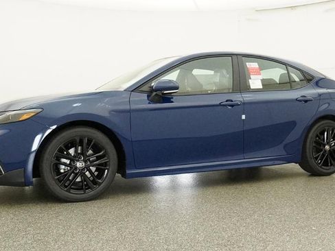 New 2026 Toyota Camry SE FWD image 3