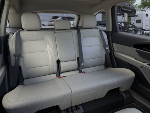 New 2026 Lincoln Nautilus Premier image 11