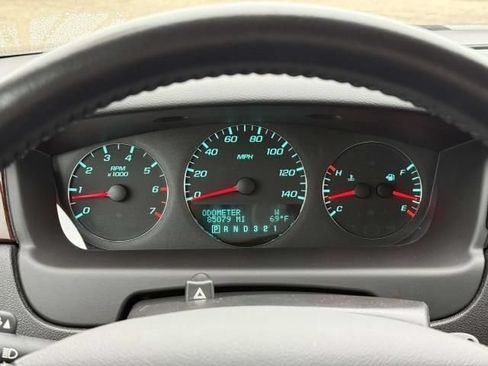 Used 2011 Chevrolet Impala LT FWD image 16