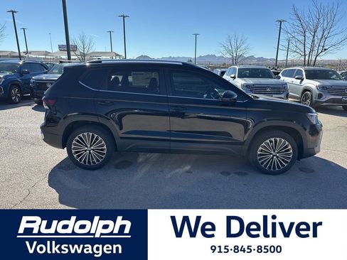 New 2026 Volkswagen Taos SE FWD image 6