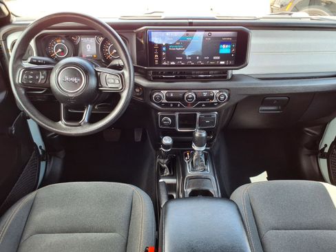 Used 2024 Jeep Wrangler Unlimited Sport AWD/4WD image 5