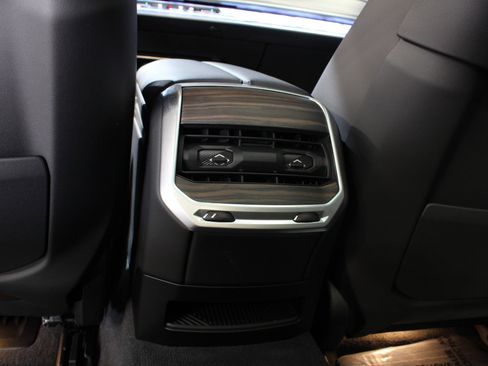 Used 2024 BMW 740i 740i M Sport Package image 42