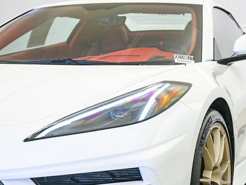 Used 2023 Chevrolet Corvette Stingray Premium Conv w/ Z51 Performance Package RWD image 9