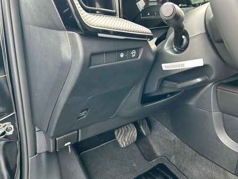 New 2025 Nissan Kicks SR image 15