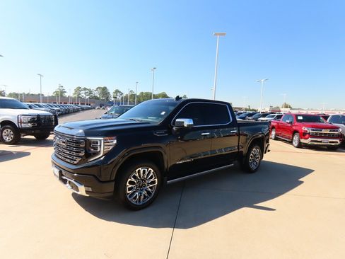 Used 2024 GMC Sierra 1500 Denali Ultimate image 2