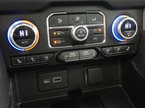 Used 2021 GMC Yukon XL SLT w/ SLT Premium Package image 43